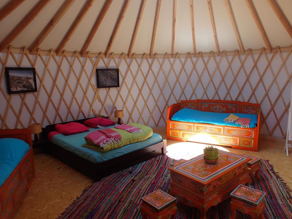 Eco-Hotel Et Yourtes Du Mercantour Guillaumes Eksteriør billede