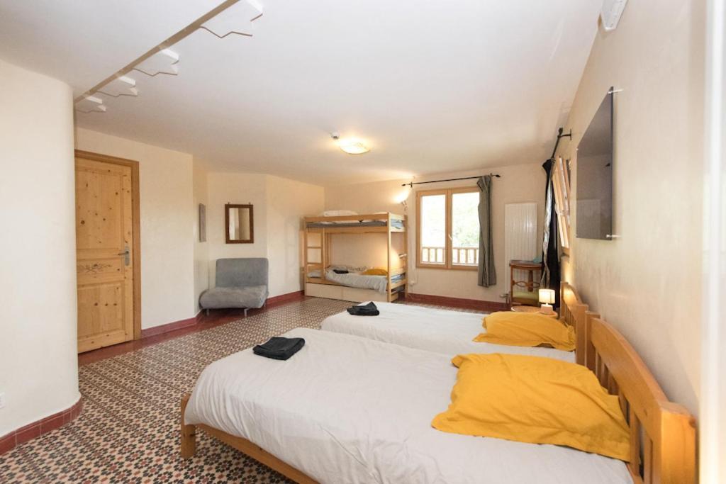 Eco-Hotel Et Yourtes Du Mercantour Guillaumes Eksteriør billede