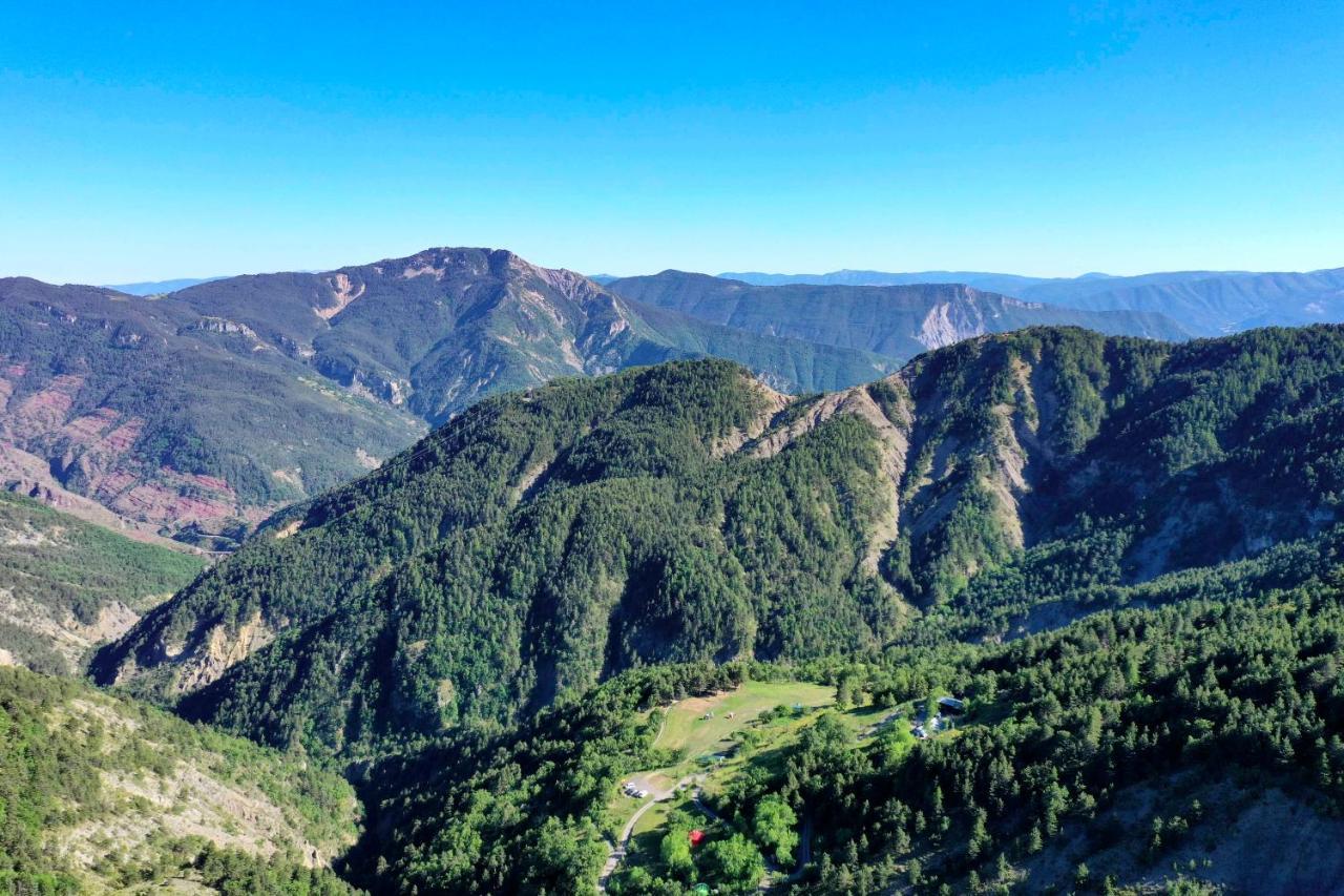 Eco-Hotel Et Yourtes Du Mercantour Guillaumes Eksteriør billede